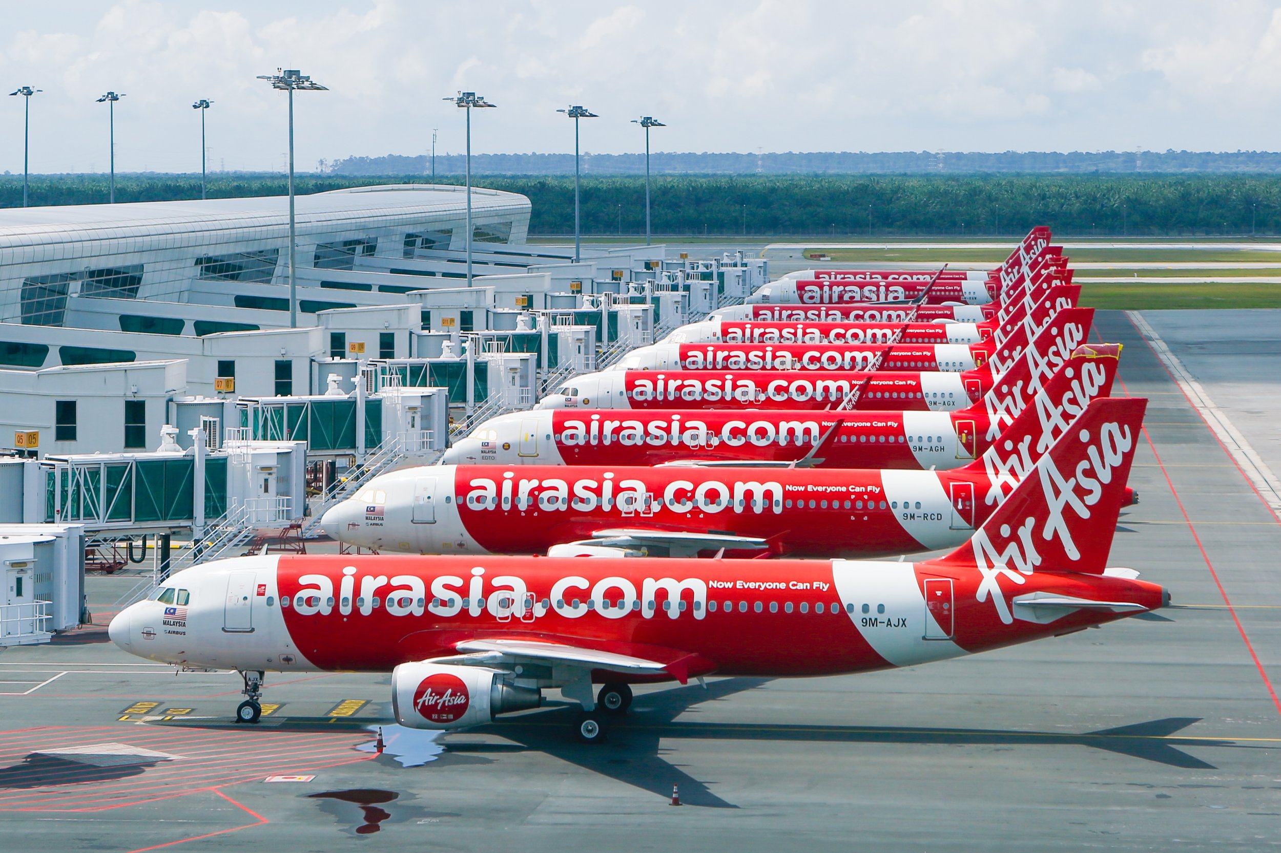 airasia所有航班座位提供22%折扣:出发日期是明年1月8日开始! 3 RIF20211129 AirbusA320atthebay 103