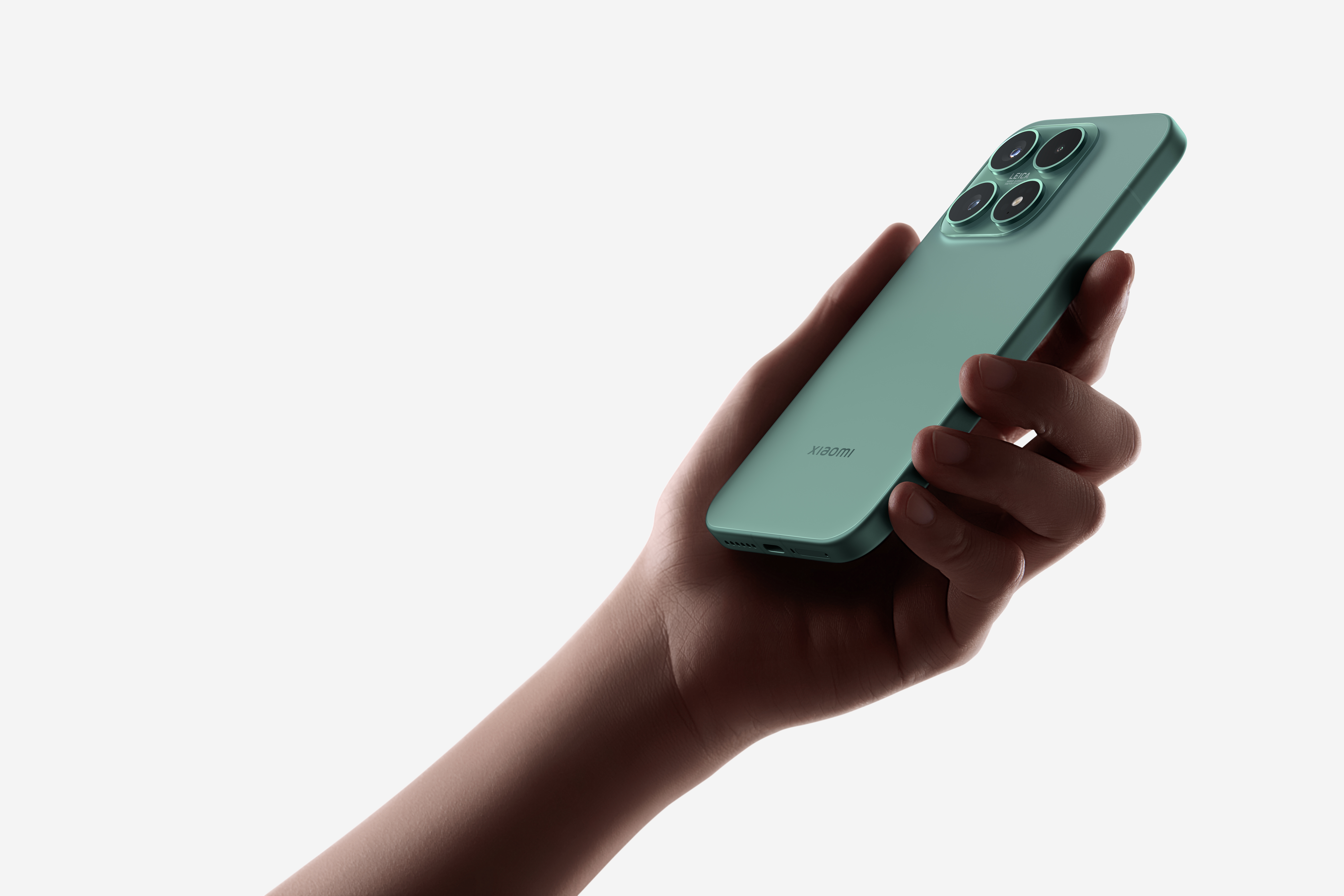 小米17系列发布:骁龙8 Elite Gen 5、6330mAh、徕卡影像,售RM3499起! 4 P3 02 hand BackRight green